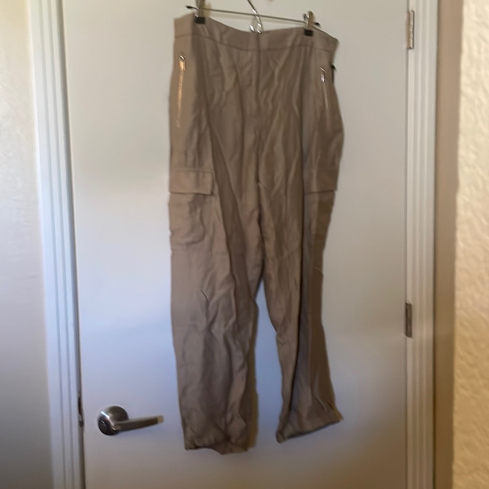 DKNY pull on khaki pant